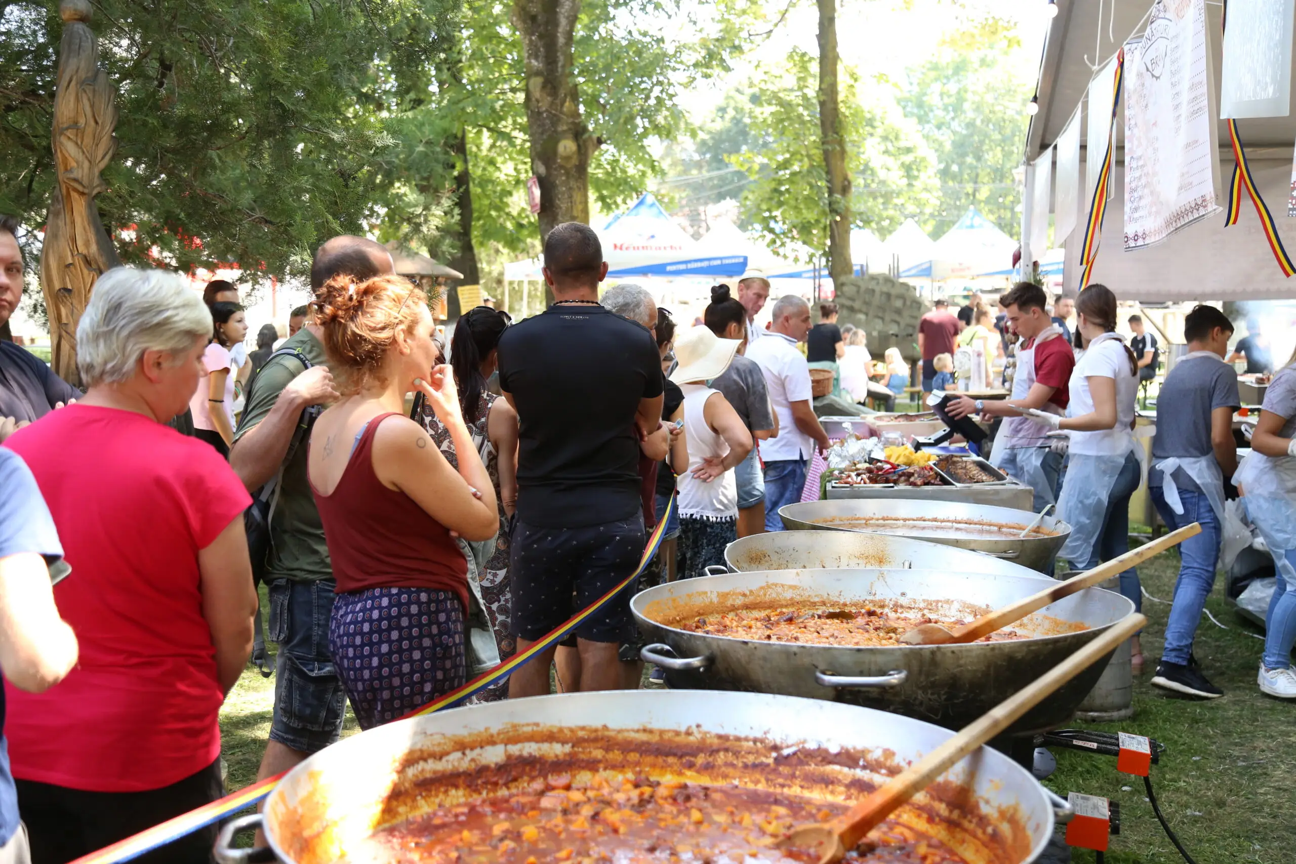 Festivaluri românești în Bran și satele învecinate